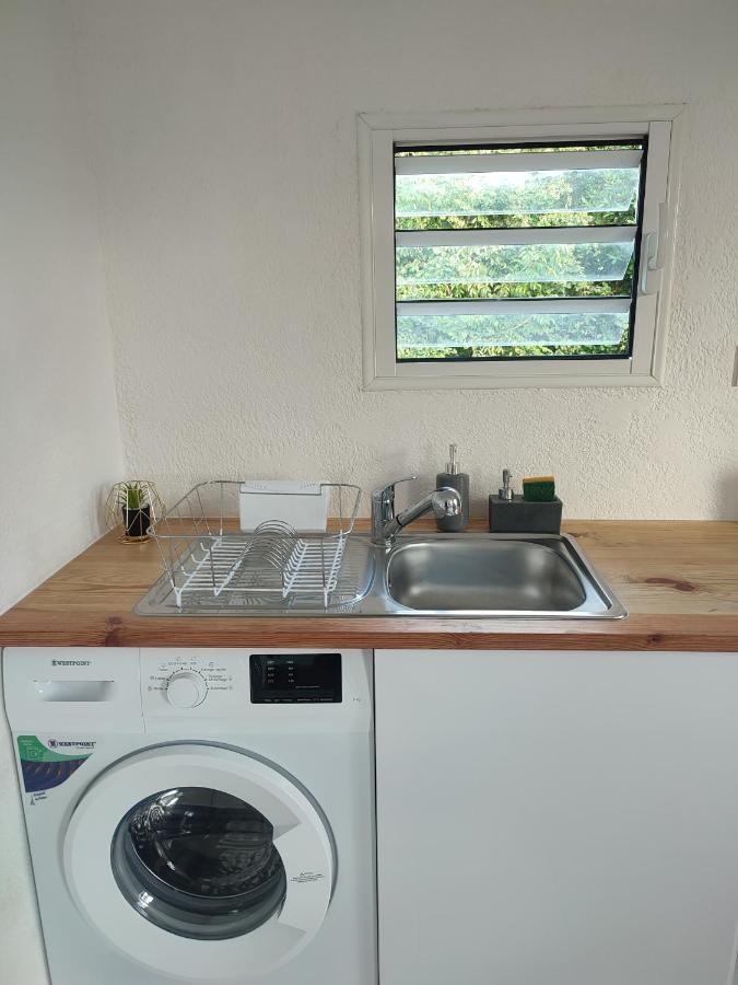 Grand Studio Plein De Charme Sainte-Anne  Ngoại thất bức ảnh