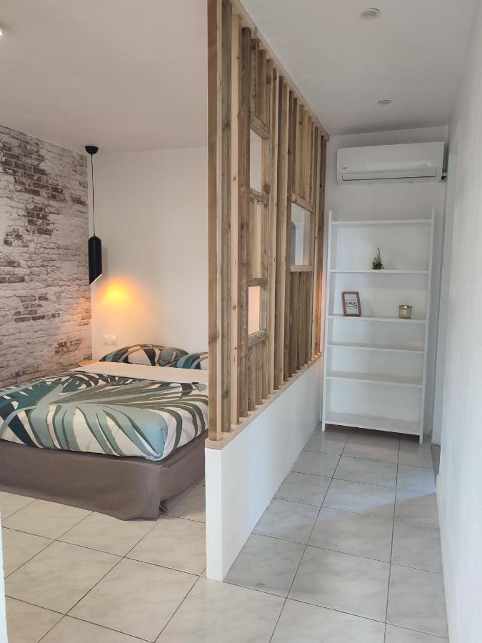 Grand Studio Plein De Charme Sainte-Anne  Ngoại thất bức ảnh