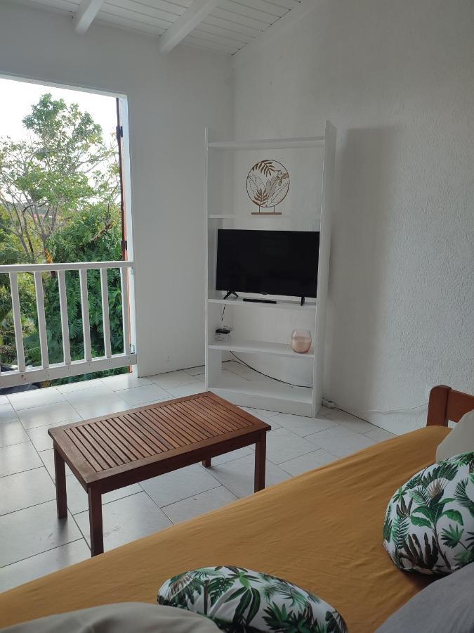 Grand Studio Plein De Charme Sainte-Anne  Ngoại thất bức ảnh