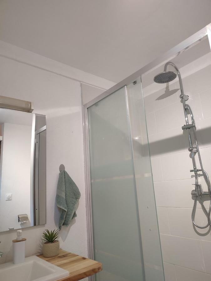 Grand Studio Plein De Charme Sainte-Anne  Ngoại thất bức ảnh