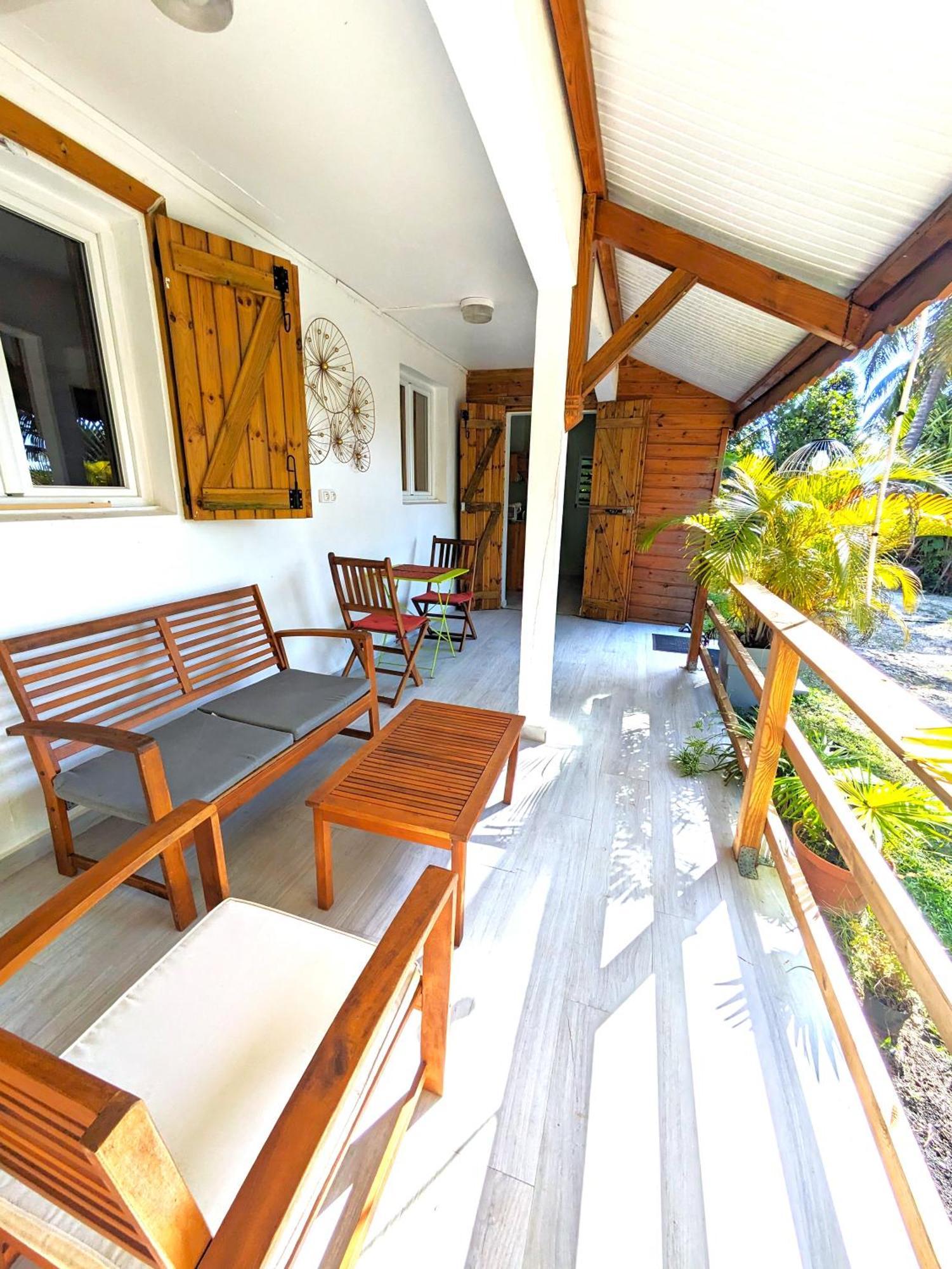 Grand Studio Plein De Charme Sainte-Anne  Ngoại thất bức ảnh