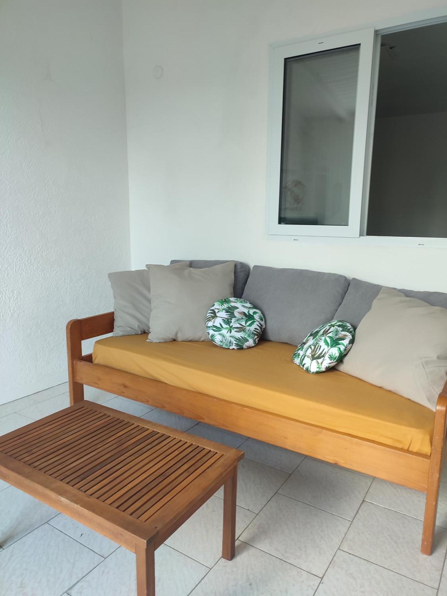 Grand Studio Plein De Charme Sainte-Anne  Ngoại thất bức ảnh